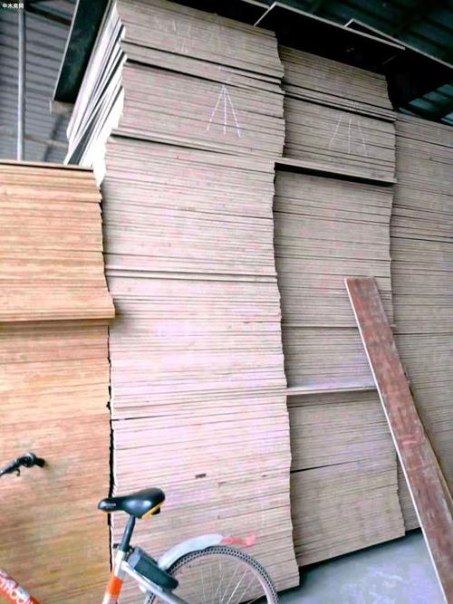 广州建筑材料夹板模板方木厂家报价与加工服务指南